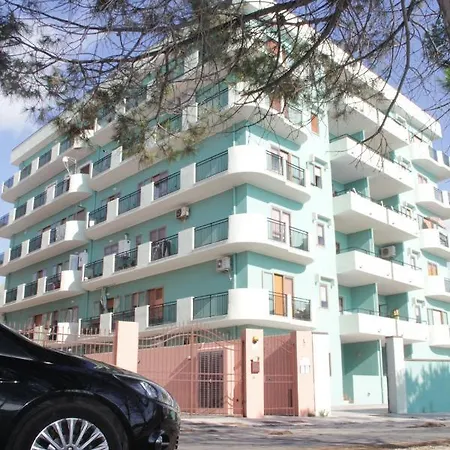 Holiday Beach * ミラッツォ