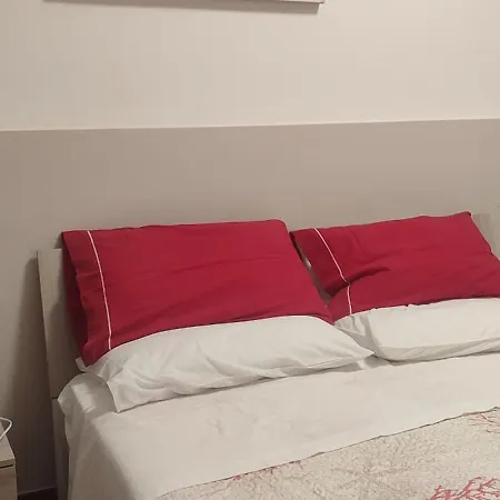 アパート Holiday Beach ミラッツォ